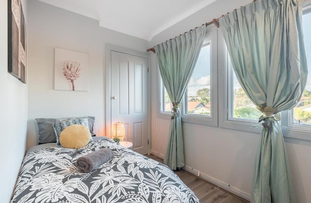 Boutique Private Rm situated in the heart of Burwood 5 - ROOM ONLY