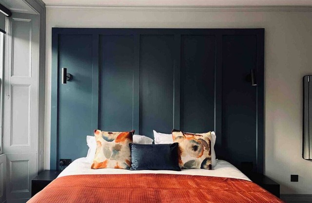 Boutique studio, twin beds, en-suite & kitchenette