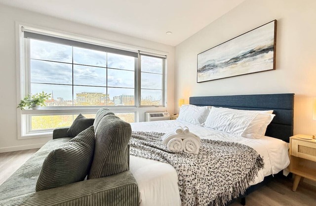 Boutique Studio with Rooftop View and Gym