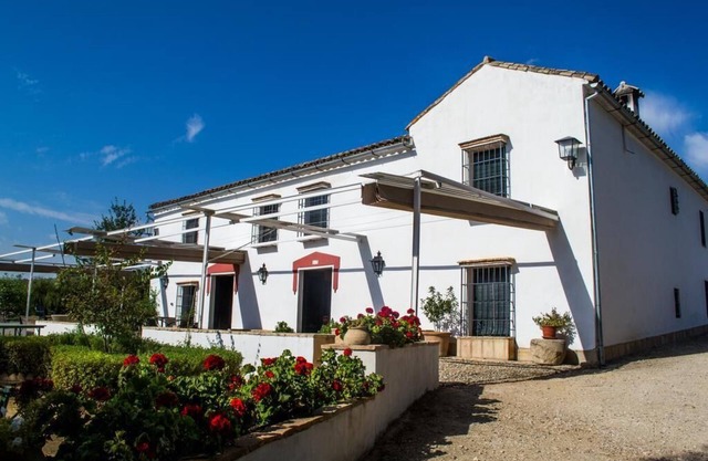 Boutique winery with private pool, BBQ and Wifi Ideal for family relaxation.