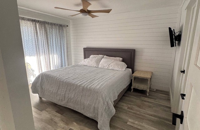 Bowie's Bungalow - 2 Bedroom Private and Quiet Condo - Sound Side of Duck, NC