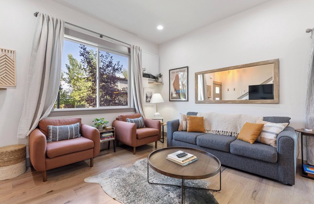 Bozeman/4Corners HomeBase River Access & Fire Pit Close to Skiing and Hiking