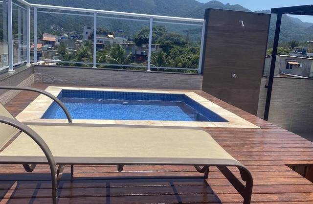 Linda Cobertura Duplex com Piscina e Churrasqueira, Próximo a Praia e Metro!