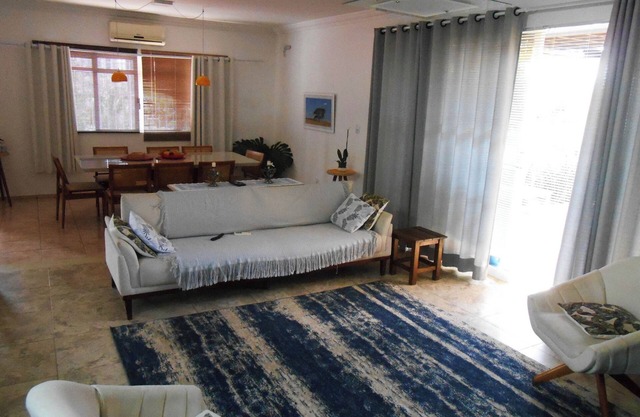 Beautiful Townhouse with 3 suites