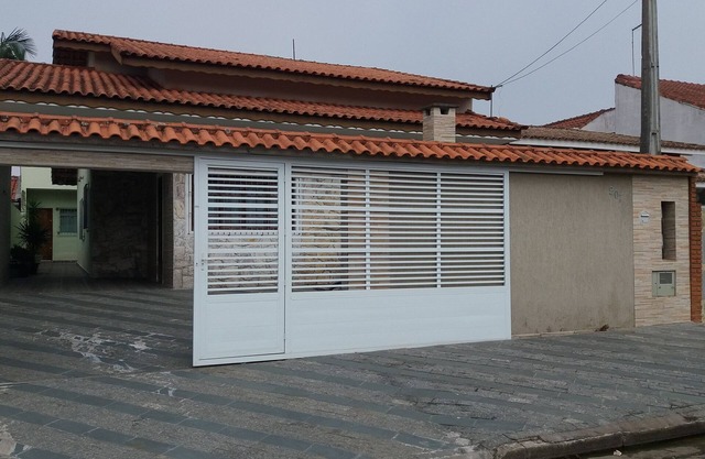 Casa Para Locação em Peruíbe/oasis, com Internet e 12 Minutos a pé da Praia
