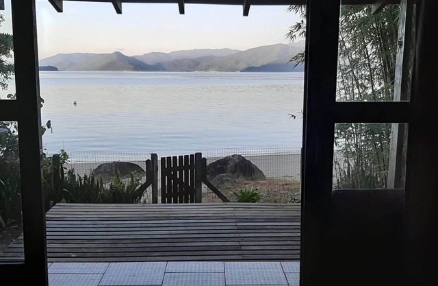 Delightful house on land with 5 beaches! Feet in the sand and peace!