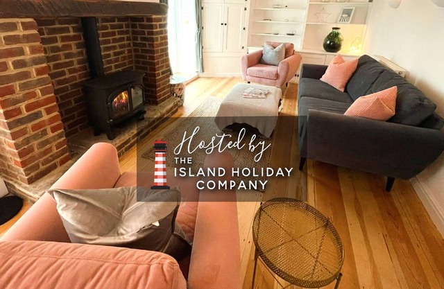 Brading House - a house that sleeps 6 guests in 3 bedrooms