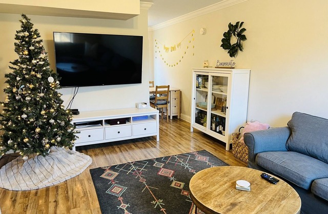Brainerd 2/1.5 - pet friendly - fenced in yard - long stays welcome