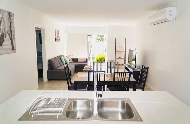Brand new 2 BD UNIT IN DEER PARK VIC CLOSE TO DEER PARK TRAIN STATION- FWY- CITY