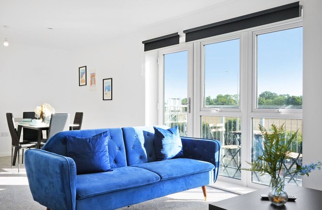 Brand New 2 Bed, 2 Bath Apartment in Luton 30