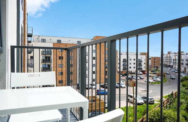 Brand New 2 Bed, 2 Bath Apartment in Luton 33