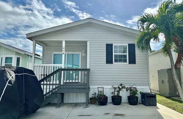 Brand-new 2-bedroom, 2-bath beach home