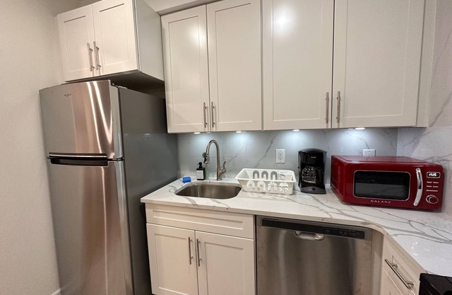 Brand New 2br - Linens Wi-Fi 4th fl