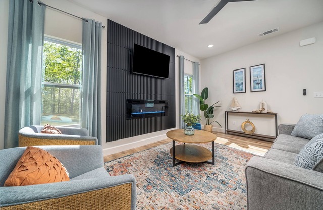 Brand new 3 bd home - 10 mins from Downtown Gainesville