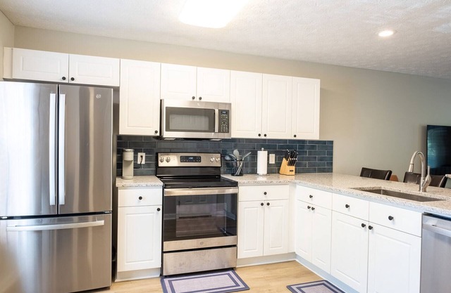 BRAND NEW! 3BD/3.5BA Auburn Townhome Near Campus