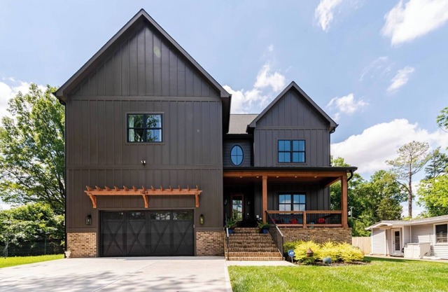 Brand New 5 Bedroom Home in Villa Heights minutes to uptown!