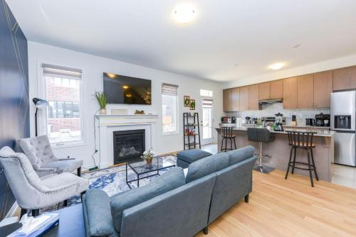 Brand New 7beds-kingbedsfamilysleep15playtable