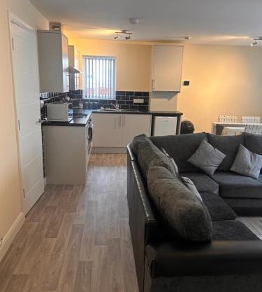 Brand new apartments with Open plan kitchens & Diner , FREE WIFI & NETFLIX included