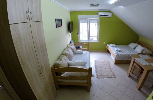 Brand new apartment in a quite part of the town