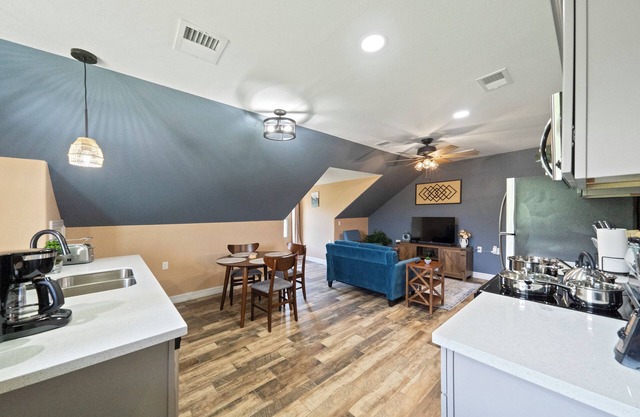 Brand New Apartment near Hobby Airport