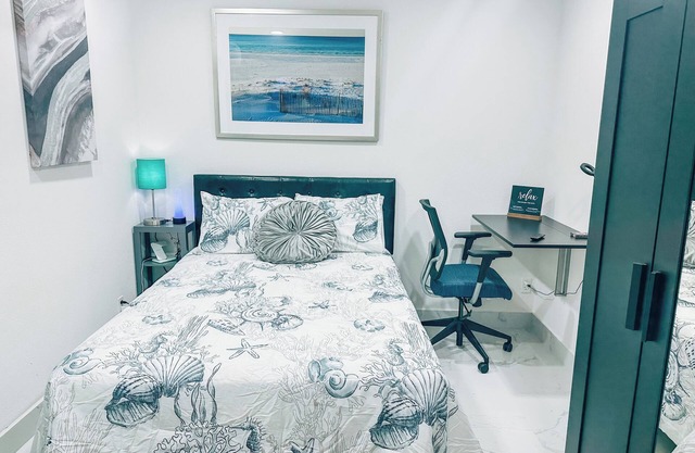 Brand new apartment, with a ocean theme! Less than 10 minutes away from Airport