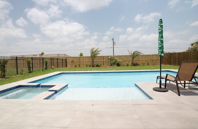 BRAND NEW BUILD! 4 Bed/3 Bath, Private Pool & Spa
