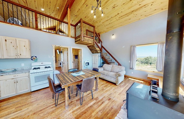 Brand New Cabin in La Sal Mountains South of Moab