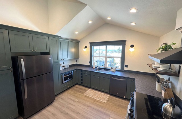BRAND NEW, comfortable 2 bedroom apartment in Clatskanie!