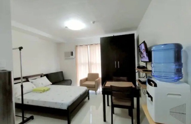 Brand New Condo (Fully Furnished) with Fast WIFI & Cable TV