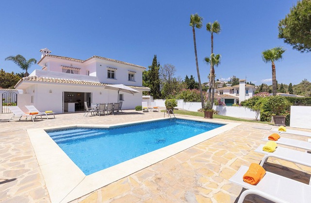 Brand New Lux Villa & Guest House, Sea & Mtn. Views, Heated Pool, Walk to Beach