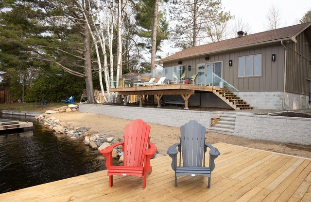 Brand new front lake cottage-15 min. from Dorset