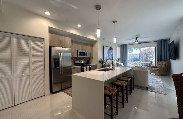 Brand new fully furnished condo just minutes from Sanibel/Captiva beaches!