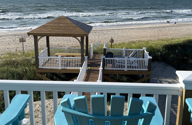 Brand New Home On the Beach with Breath Taking Views of the Ocean Theatre