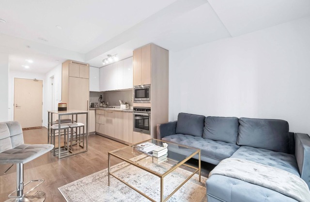 Brand new highrise condo steps away frm CN tower