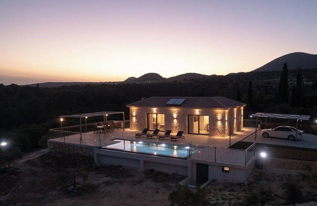 Brand New: Kefalonia Stone Villas - Villa Trapezaki Retreat