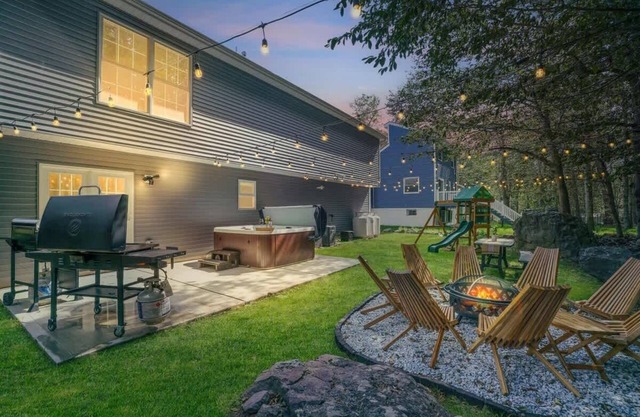 Brand New Lux Home - Hot Tub - AC - Fire Pit