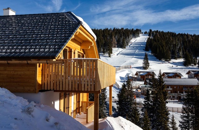 Brand New Luxurious Chalet - up to 10 guests