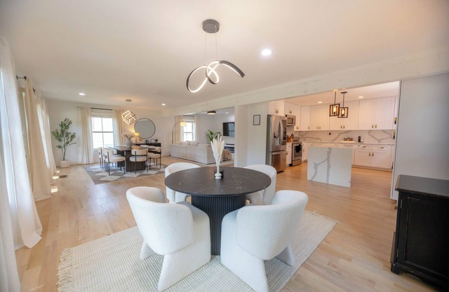 BRAND NEW Luxury Atlanta Home Near East Lake Golf & Beltline, Sleeps 10!