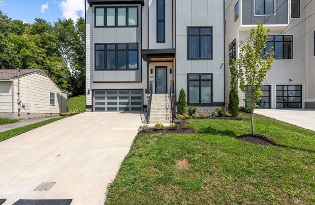 Brand New Massive Home/ 1 Mile to Downtown!