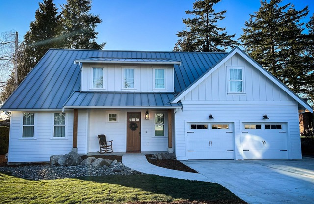 Brand New Ocean Front Beach Home on Drayton Harbor w/Hot Tub