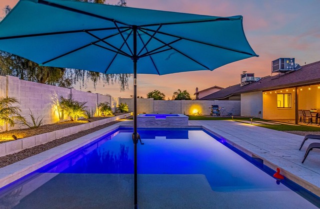 BRAND NEW Paradise in Scottsdale! Heated Pool/Spa