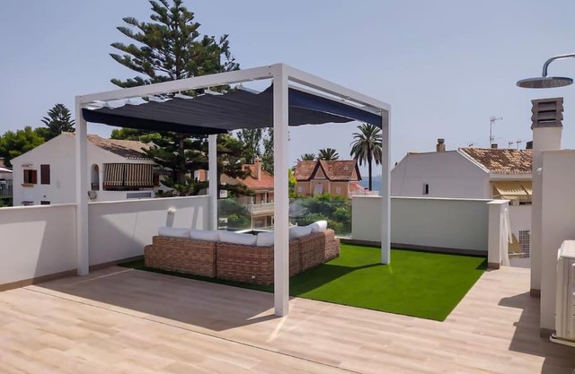 Brand New Sea View apartment - 50m from the sea