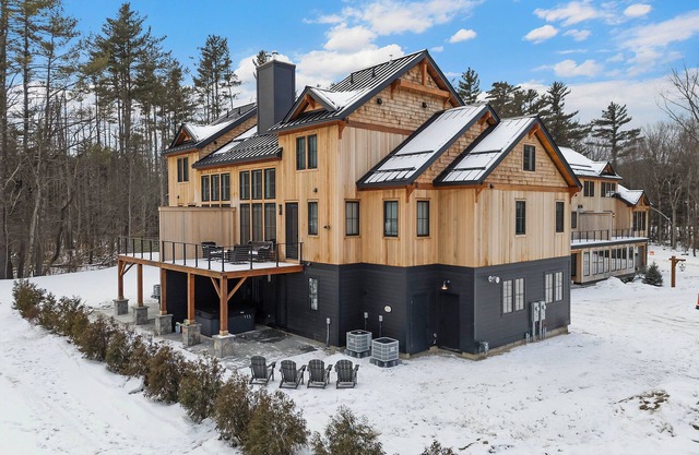 Brand NEW Ski-in/Ski-out retreat at Cranmore Mt.!