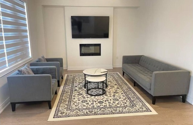 Brand New Stylish Family Oasis Near Beach