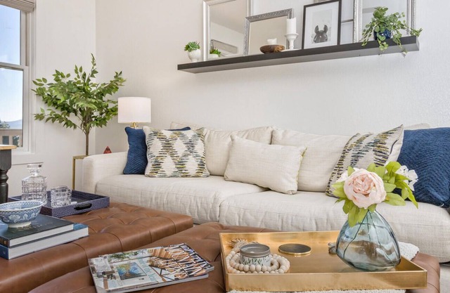 BRAND NEW TO VRBO~Luxury condo~about 35 minutes from Asheville