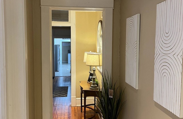 Brandon’s Bungalow Perfect for a weekend getaway or extended professional travel