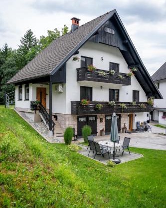 Brane & Jaka Apartments