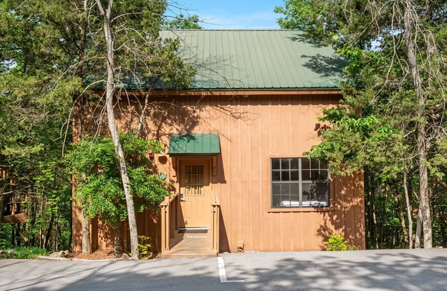 Branson Cabin Near Shows & Dining