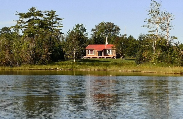 Bras d'Or lake seclusion - Cottage on the coves
