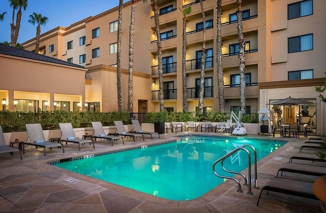 Breath of Fresh Air! Pet-Friendly, w/Pool, Near Big Air Trampoline Park